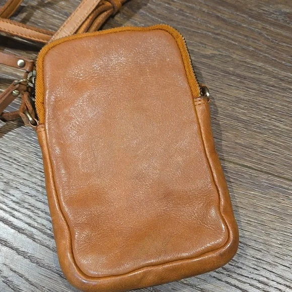 MARTA PONTI GENUINE LEATHER UNISEX CROSSBODY BAG. #7487 - Picture 4 of 7